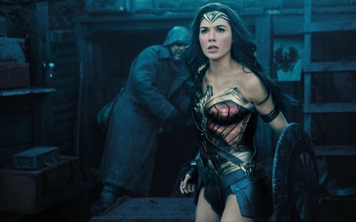 ‘Wonder Woman’ thu 600 triệu USD, mang lại vinh quang tột cùng cho nữ đạo diễn Patty Jenkins