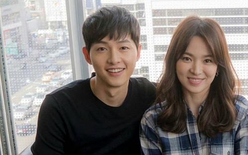 Song Joong Ki không thể ngừng tâng bốc vợ sắp cưới Song Hye Kyo