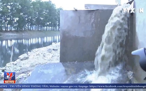 Cảnh sát môi trường bắt quả tang doanh nghiệp Trung Quốc xả thải trộm xuống dòng Bắc Hưng Hải