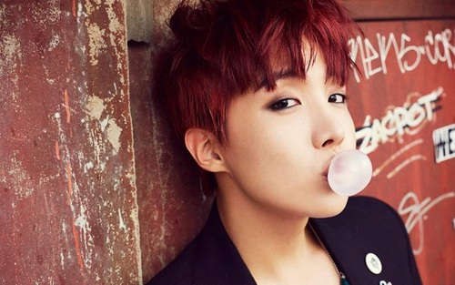 Fan 'điên cuồng' chờ J-Hope của BTS rút bầu tâm can