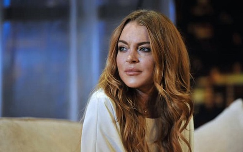 Dân mạng choáng khi xem clip Lindsay Lohan bị đánh giữa đường