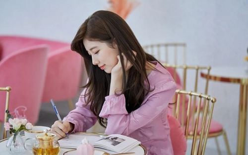Hình ảnh mới của Suzy Bae khiến fan tự hỏi cô là người hay nữ thần