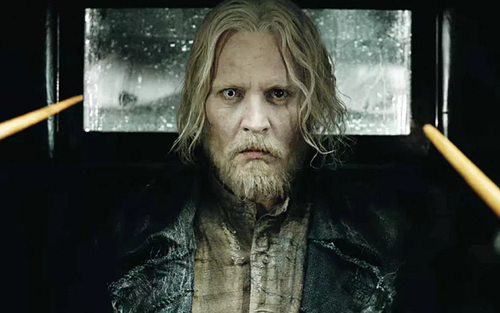 Johnny Depp ‘cảm thấy tồi tệ’ vì liên lụy tới JK Rowling khi đóng ‘Sinh vật huyền bí 2’