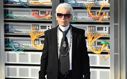 'Bố già thời trang' Karl Lagerfeld qua đời, làm việc cật lực tới hơi thở cuối cùng