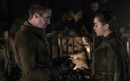 ‘Trò chơi vương quyền’: Arya Stark bao nhiêu tuổi mà có cảnh táo bạo với Gendry đến vậy?