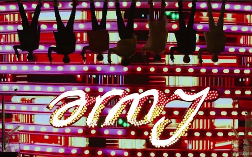 Những chi tiết cực ngọt ngào mà fan có thể chưa biết trong ‘Boy With Luv’ của BTS