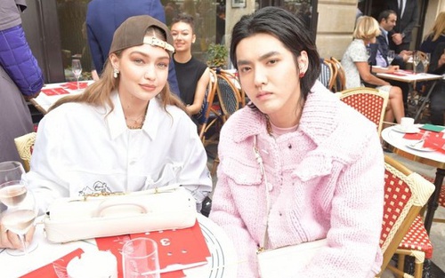 Cùng 1 bộ đồ, cựu EXO Ngô Diệc Phàm 'lồng lộn' trên thảm đỏ nhưng lại như bà thím khi ở chợ