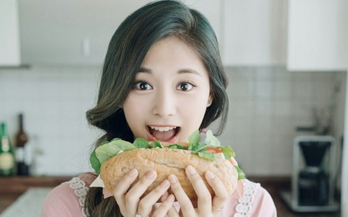 ‘Nữ thần sắc đẹp’ Tzuyu Twice tiết lộ bí quyết ăn uống vừa khỏe vừa đẹp