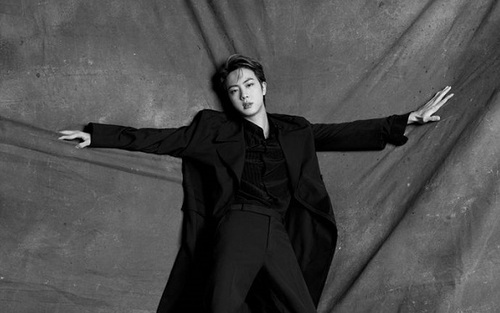 Xuất hiện quá đẹp trai, Jin BTS lại vừa có thêm biệt danh mới