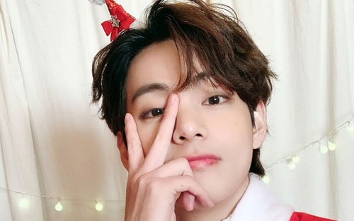 ‘Bé gấu mùa đông’ V BTS bất ngờ tặng ARMY quà Giáng sinh ngọt ngào