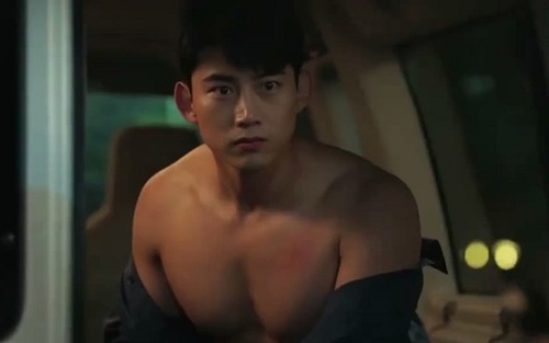 Loạt trai đẹp đồng loạt xuất hiện trên 'Vincenzo', không hiểu đóng vai gì