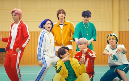 Nhọc nhằn một ngày làm quản lý của BTS