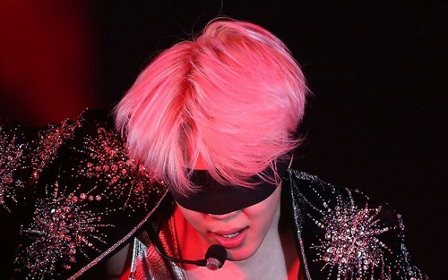 21 tuổi mà Jimin BTS đã có màn biểu diễn khiến fan dâng trào thế này