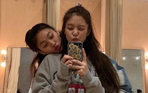 Jennie Blackpink và Jung Ho Yeon ‘đụng độ’ bạn gái tin đồn của V BTS