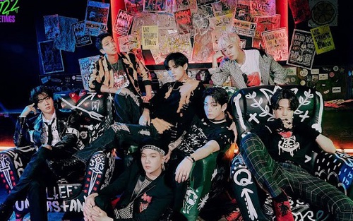 BTS vào vai ác 'đánh cắp trái tim' trong bộ ảnh Mừng mùa lễ hội 2021
