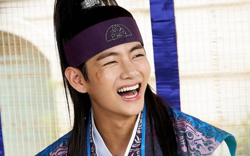 Diễn viên V BTS chính thức tái xuất, lần này là phim hài