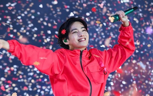 Chủ nào tớ nấy, cún cưng BTS diện đồ ‘Squid Game’ siêu cưng