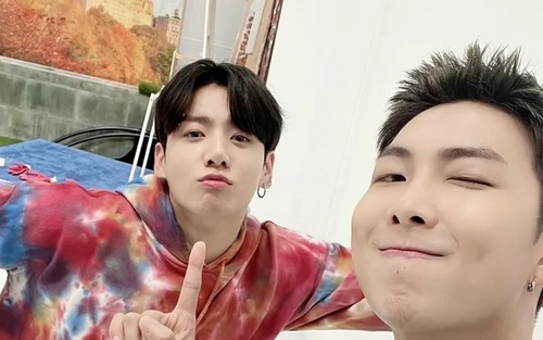 Jungkook BTS khoái chí ra mặt khi nói mà RM không hiểu gì