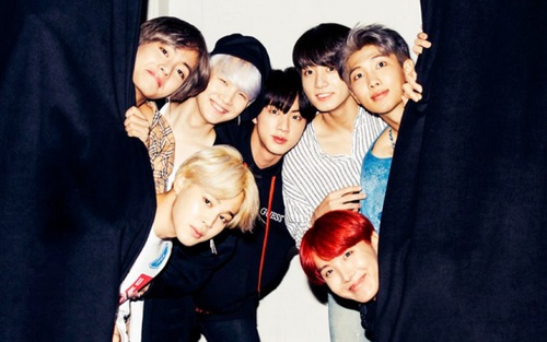 Nhóm em gái BTS chính thức ra mắt, netizen nổ lên tranh cãi về Blackpink
