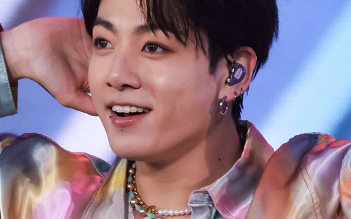 Vừa ra mắt lại không quảng bá, ‘Stay Alive’ của Jungkook BTS đã lập kỷ lục khủng