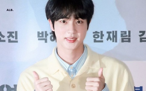 Jin BTS có 800 bài báo Hàn viết chuyện anh đi xem ‘Emergency Declaration’