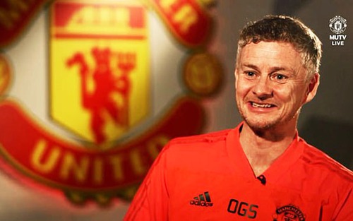 Ole Gunnar Solskjaer: 'Chỉ cần ra sân nở nụ cười và tự hào vì đã được chơi cho M.U'