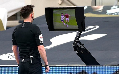 Tottenham 1-3 MU: Cavani đã bị tước oan một bàn thắng?
