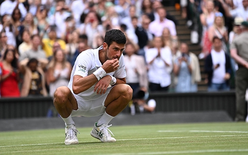 Lội ngược dòng trước Berrettini, Djokovic cân bằng kỷ lục Grand Slam