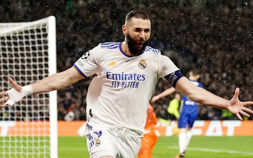 Benzema lập hat-trick vào lưới Chelsea: Hãy gọi anh là King Karim!