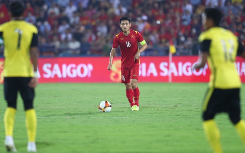 U23 Việt Nam 1-0 U23 Malaysia: Hùng Dũng vẫn luôn là cánh chim không mỏi
