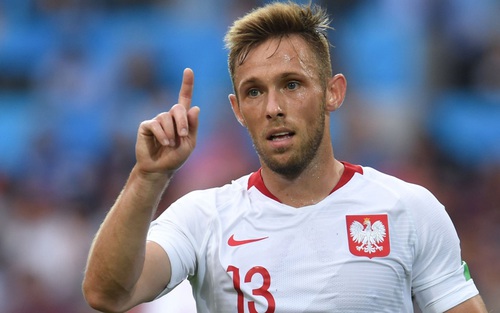 Tuyển thủ Ba Lan mất suất dự World Cup 2022 vì không chịu rời giải vô địch Nga