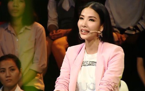 Hoàng Thùy lần đầu tâm sự về tuổi thơ: ‘Mẹ là trụ cột, còn bố mắc bệnh nặng’