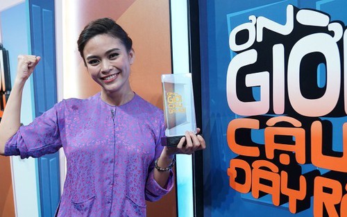 Tập 4 'Ơn giời cậu đây rồi': Mâu Thủy khiến Trường Giang 'trở tay không kịp', được Hoài Linh tặng cúp