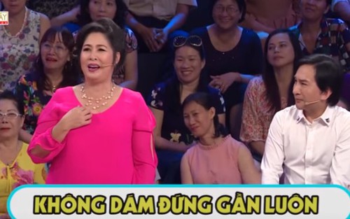 Xem 'Ký ức vui vẻ' tập 1: Hồng Vân cảm thấy 'không còn là phụ nữ' khi đứng gần Lê Khanh