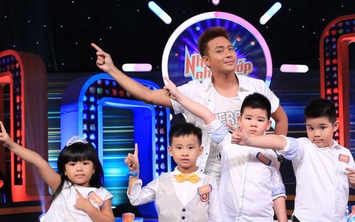 Xem ‘Nhanh như chớp nhí’ tập 7: Hai cặp sinh đôi khiến Trấn Thành trở tay không kịp