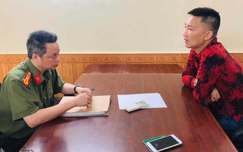 'Huấn Hoa Hồng' bị phạt 17,5 triệu vì xuất bản sách 'dạy kiếm tiền' chui