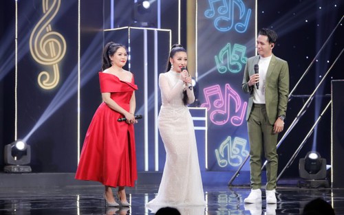 'Ca sĩ ẩn danh': Bạch Lan từng dạy Phương Thanh 'gào' trên sân khấu
