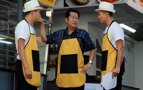 'Bánh mì ông Màu': Ngày đầu mở tiệm, ông Màu bị vợ lập mưu 'bỏ bom' cả 100 ổ bánh