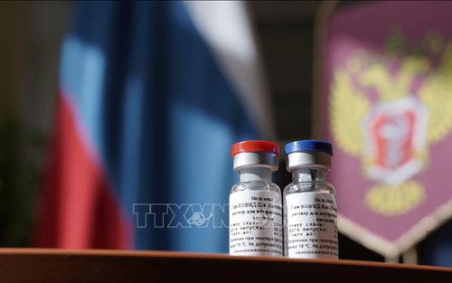 Vaccine Sputnik V có thể ngừa virus corona trong hai năm