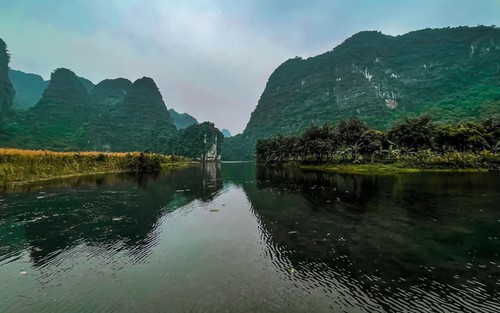 Du xuân Tết âm lịch 2021: Hang Múa, Tràng An vẫn đẹp nhất