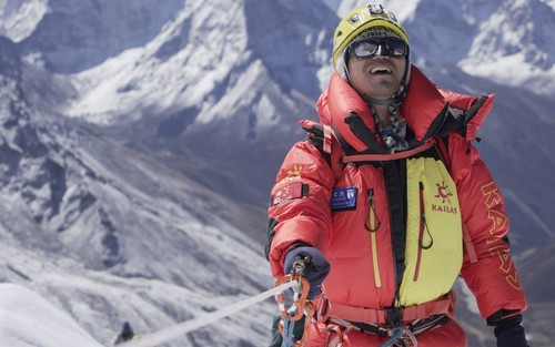 Người khiếm thị đầu tiên tại châu Á chinh phục đỉnh ​Everest