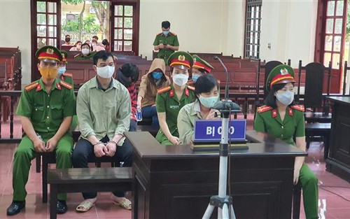 Bốn cựu cán bộ Thanh tra Bộ Xây dựng 'vòi tiền' doanh nghiệp ở Vĩnh Phúc hầu tòa
