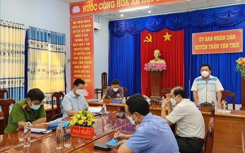 Chủ tịch UBND huyện Trần Văn Thời thông tin về việc tiêu hủy đàn chó, mèo
