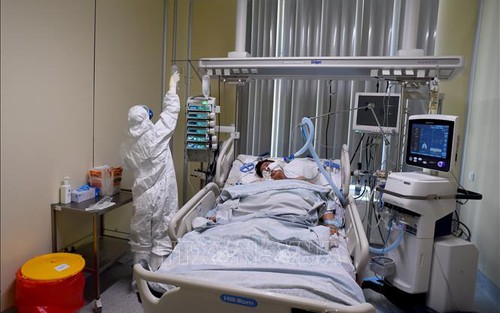 Nga ghi nhận hơn 40.000 ca mắc mới Covid, số ca nhập viện tại Pháp tăng cao