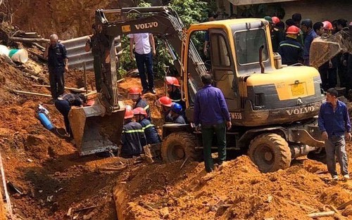 Phú Thọ: Tìm thấy thi thể 3 nạn nhân trong vụ tai nạn nghiêm trọng