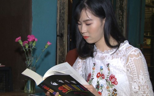 Dịch giả Hiền Trang: 'Tôi vừa dịch cuốn tiểu sử về The Beatles vừa khóc vì tức'