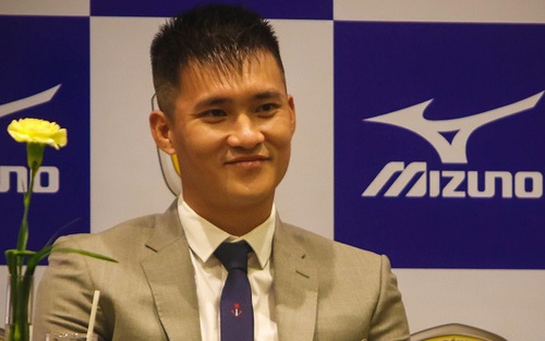 Công Vinh muốn đưa CĐV đi du học
