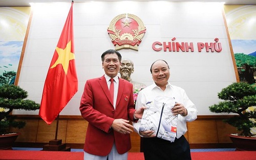 Thủ tướng Nguyễn Xuân Phúc gặp và chúc mừng đoàn TTVN dự SEA Games 29