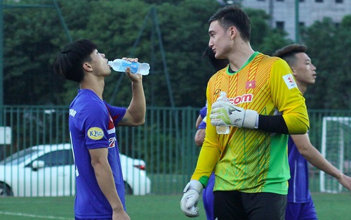 Đặng Văn Lâm ‘đánh bại’ tất cả tiền đạo của tuyển Việt Nam