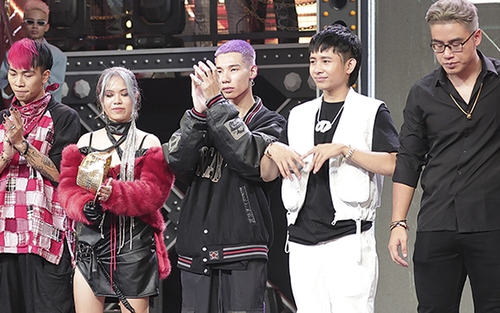 ‘Rap Việt’: Cô gái duy nhất nhận vé vớt, đội Suboi chưa trắng tay ở chung kết